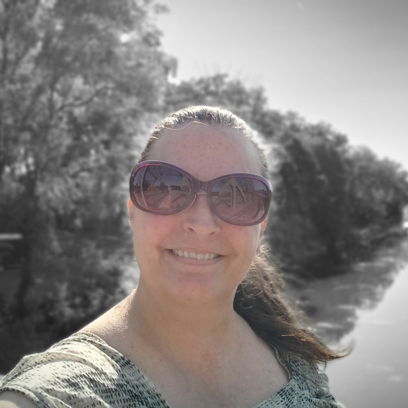 Meet your Posher, Nicholle - Picture 1 of 1